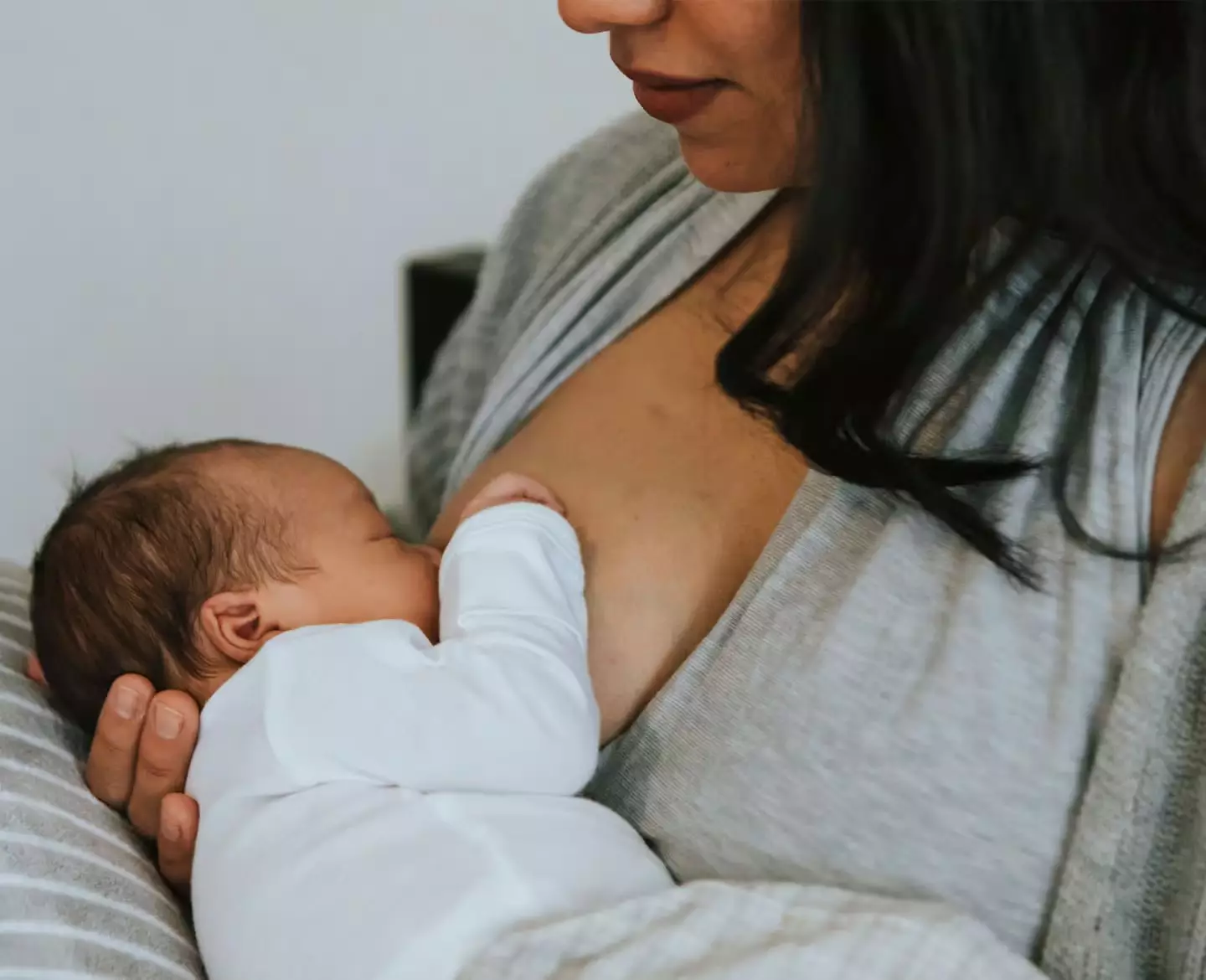 Empowered Beginnings: Your Comprehensive Guide to Mastering Breastfeeding